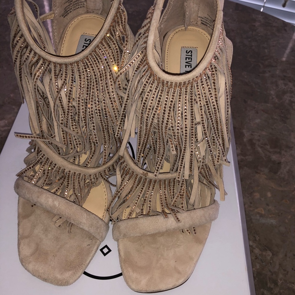 🎊🔥Steve Madden Beige/Tan Heels🔥🔥
